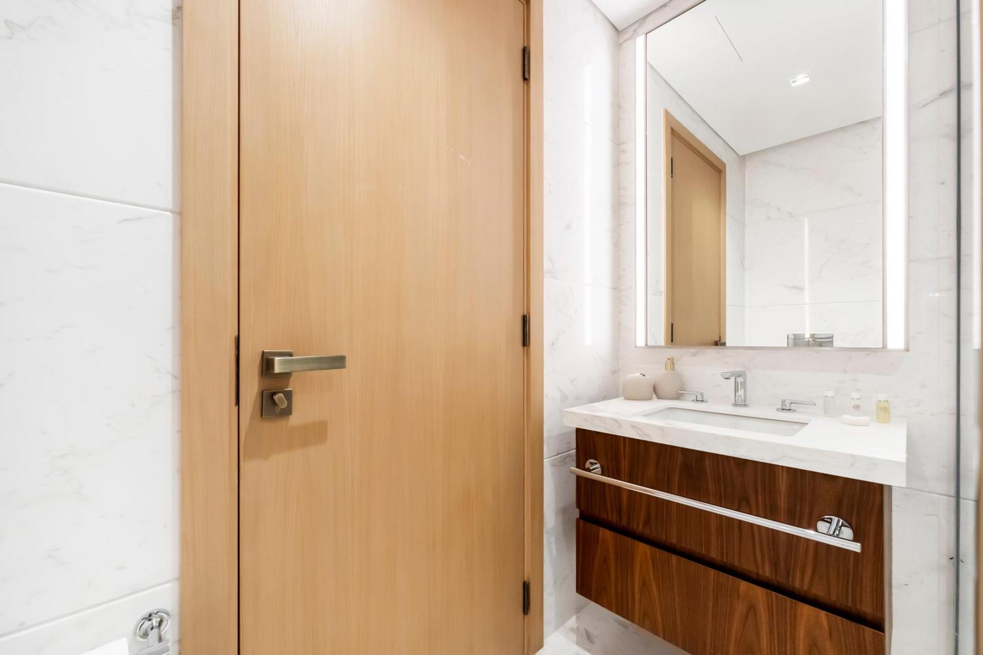 Fam Living - Rp Heights - 3 Mins Walk To Burj Khalifa & Dubai Mall Downtown Дубай Экстерьер фото